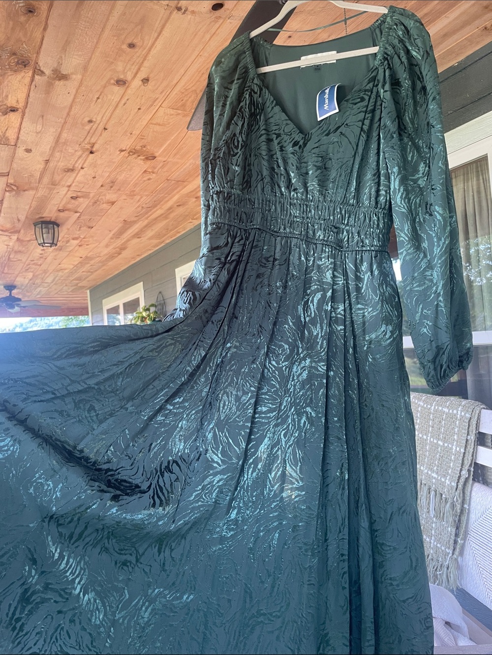 Taylor Emerald Green Textured Maxi Dress - Picture 3 of 11